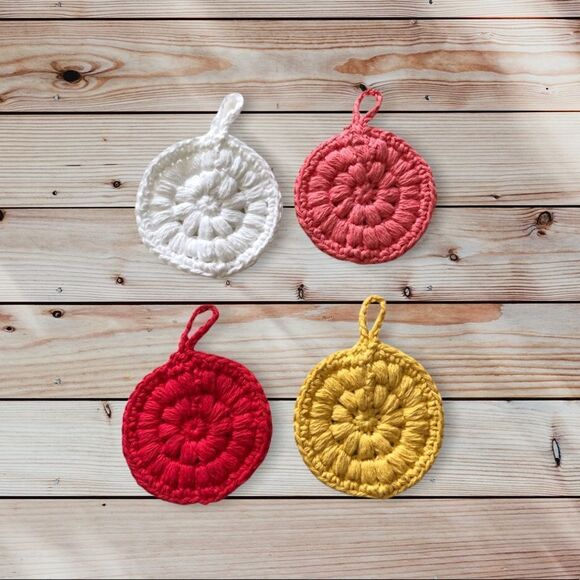 Hand Crafted Crochet Puff Face Scrubby’s 4 Pack Hook Handle Red white pink gold - Picture 6 of 16